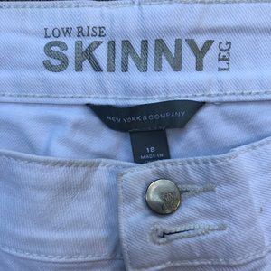 🎁 NY&Co Skinny Leg Crop Jeans    PS1
